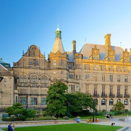 Sheffield City Centre , Free Wifi & Parking - Private Room - Shared House 외부 사진
