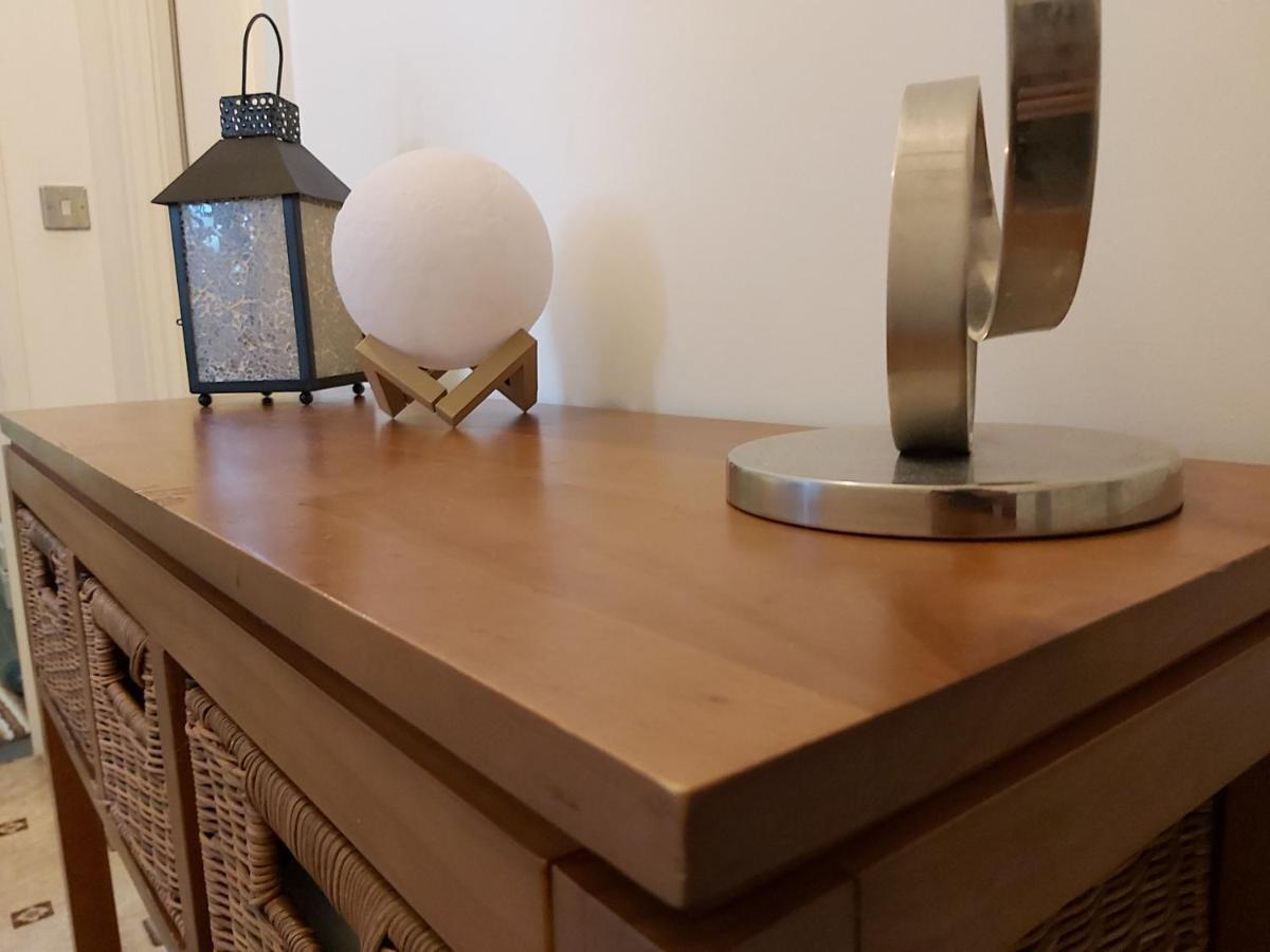 Sheffield City Centre , Free Wifi & Parking - Private Room - Shared House 외부 사진
