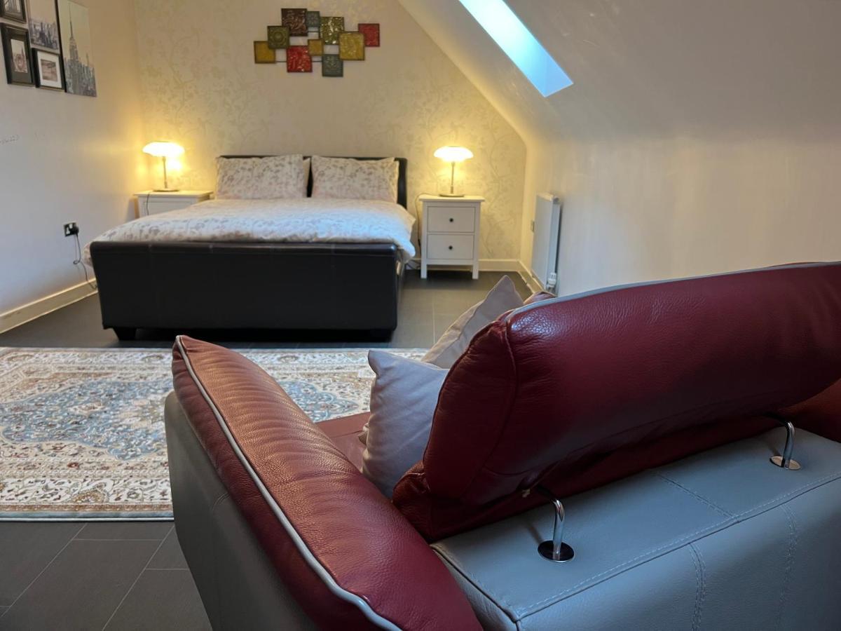 Sheffield City Centre , Free Wifi & Parking - Private Room - Shared House 외부 사진